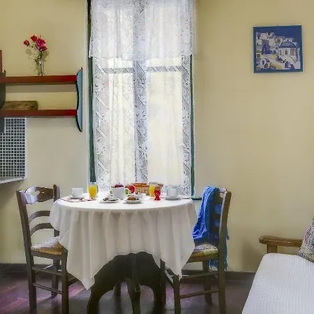 Ifigenia & فندق خانيا